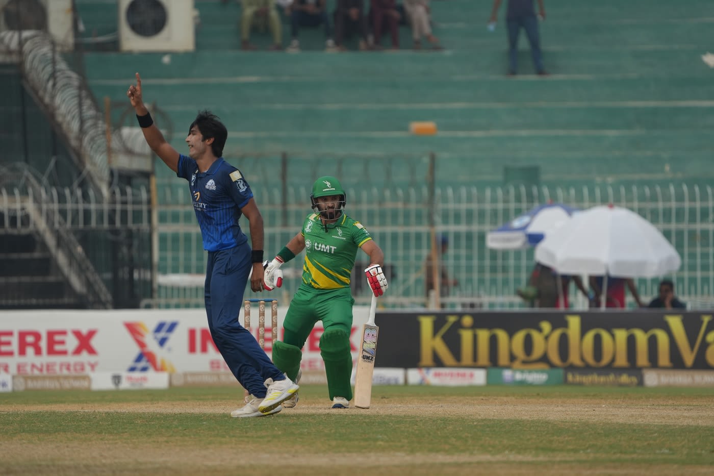 Mohammad Hasnain had Kamran Ghulam lbw, cricket wicket pic, hd pics