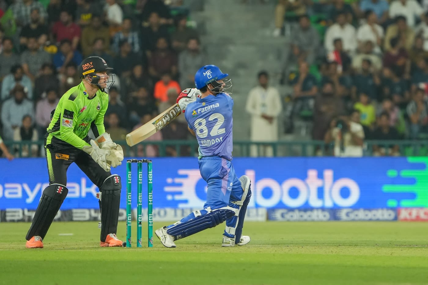 Kamran Ghulam gave Multan Sultans a late lift off, cricket action hd pic