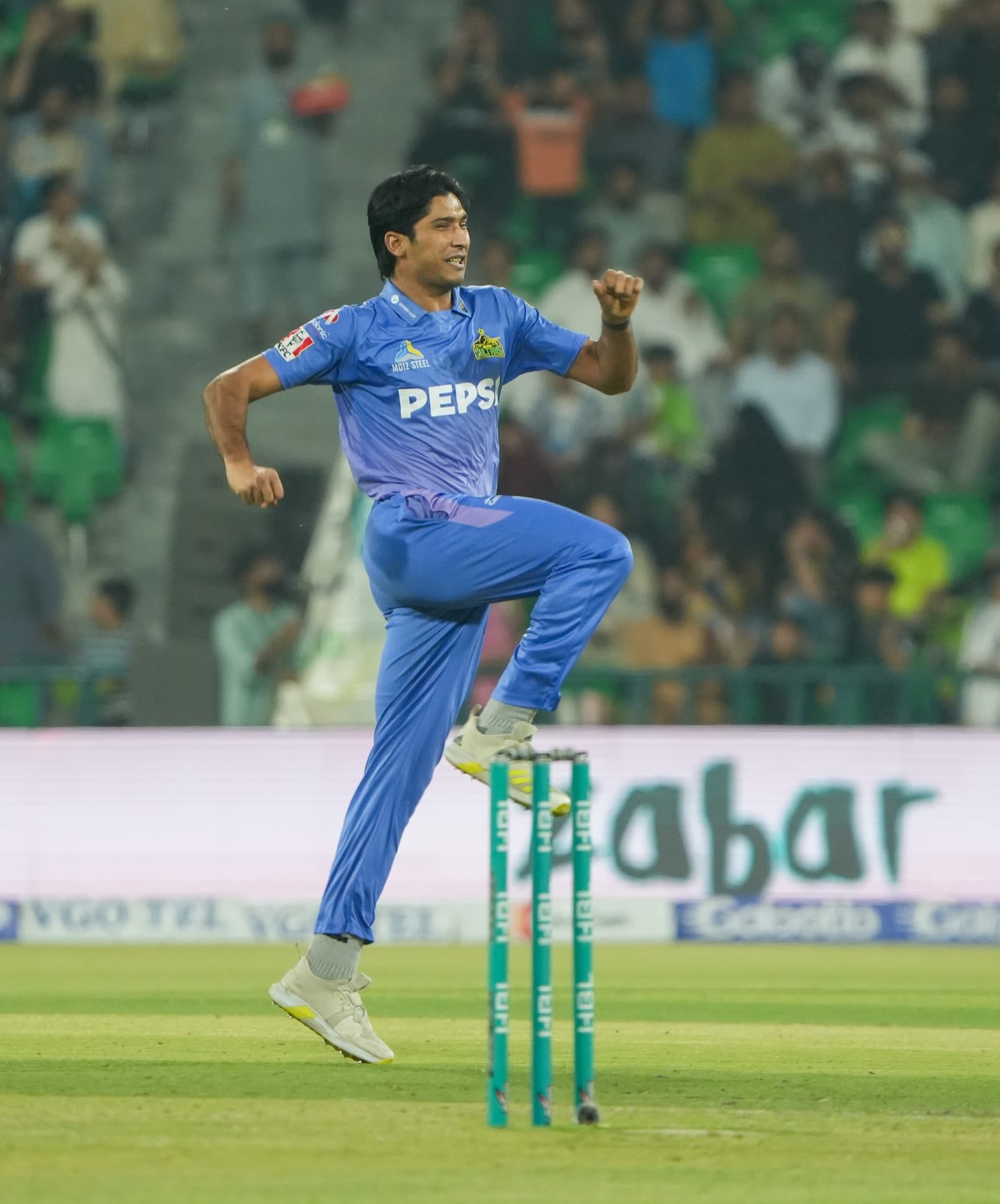 Mohammad Hasnain is thrilled after dismissing Fakhar Zaman, cricket celebration pic