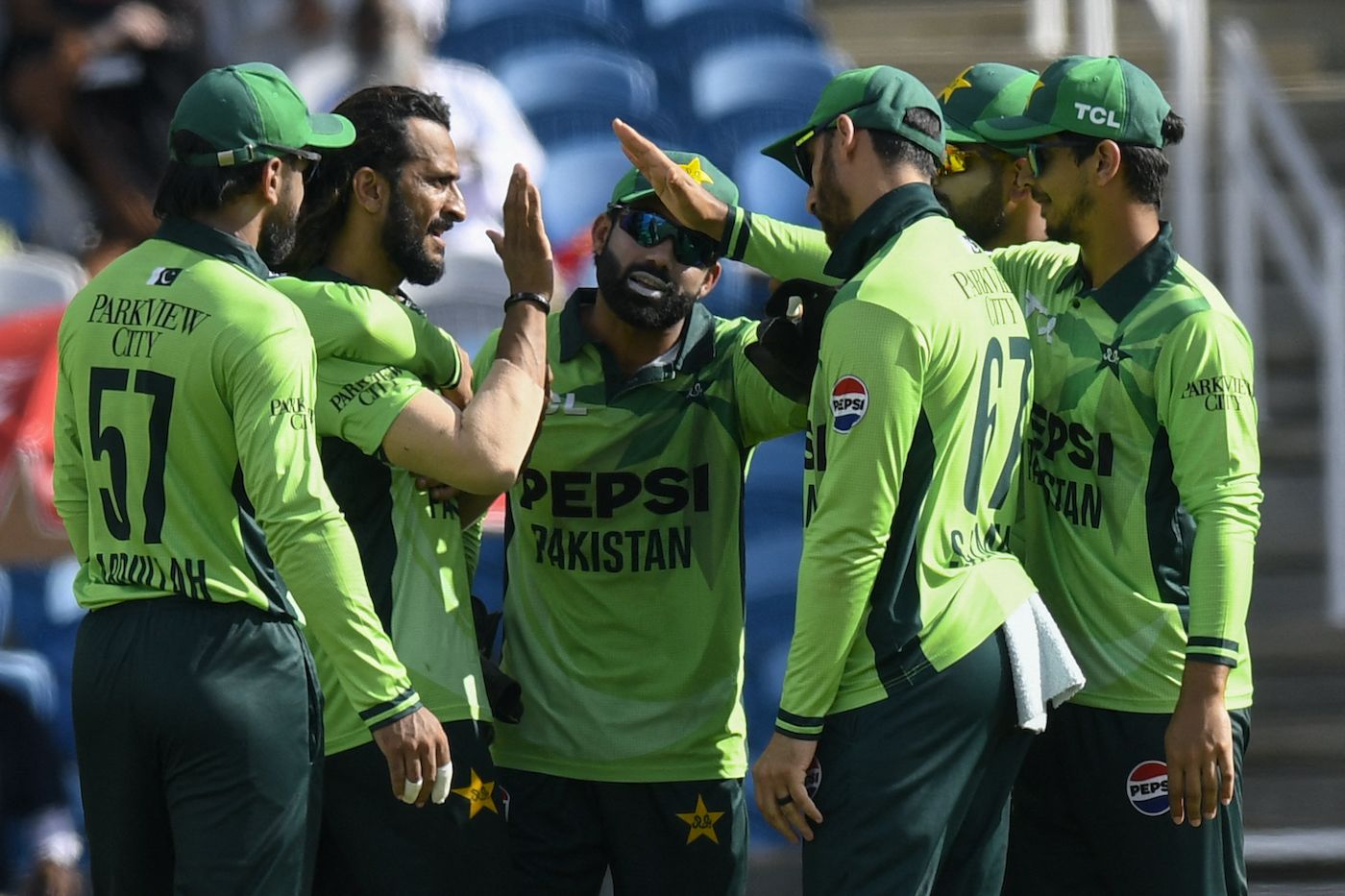 Hasan Ali got both openers cheaply, cricket wicket-taking photo, hd pics