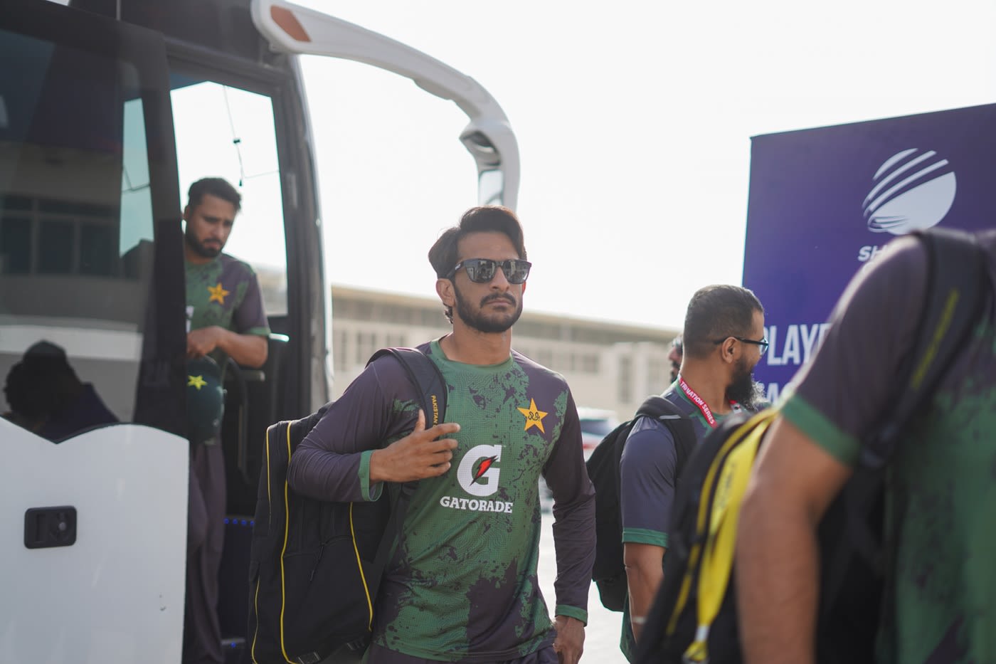 Hasan Ali heads to the tri-series opener, cricket player photo wallpaper