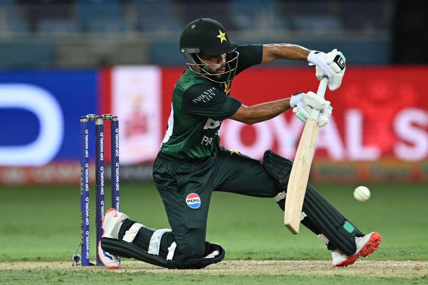 Mohammad Haris plays a shot, aggressive batting cricket photo, hd pics