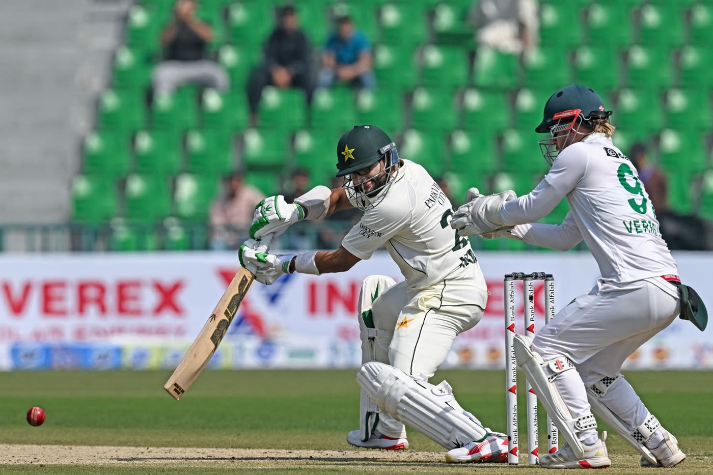Imam-ul-Haq cuts one away, stylish batting cricket pic, hd pics