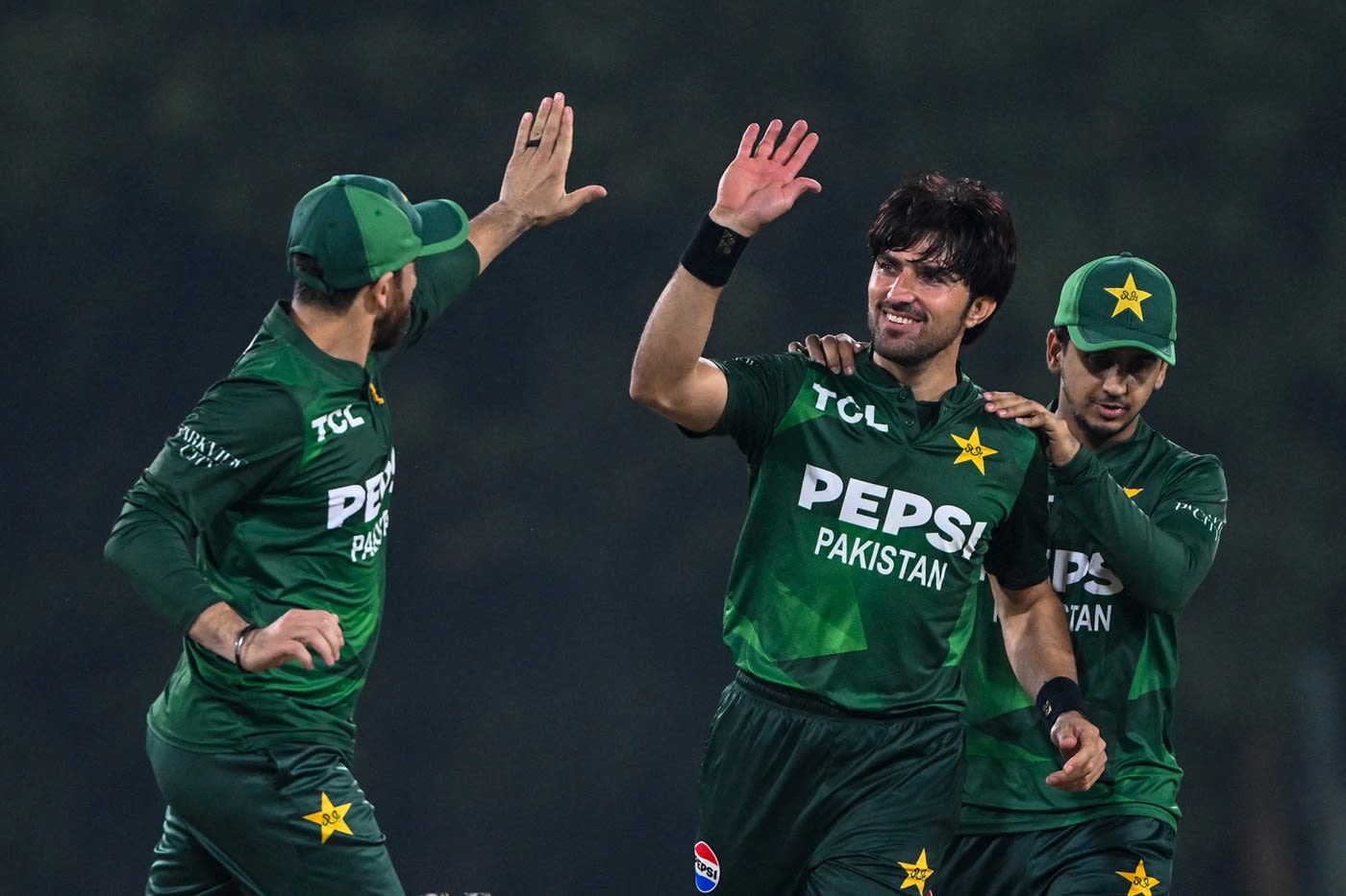 Mohammad Wasim took 1 for 7 in his first spell, bowler hd wallpaper