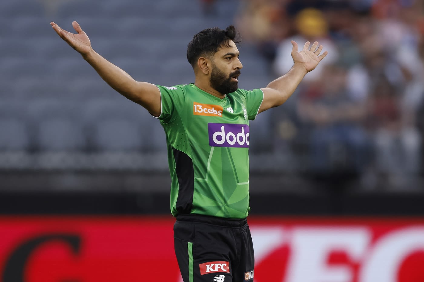 Haris Rauf picked up three wickets in no time, fast bowler action pic