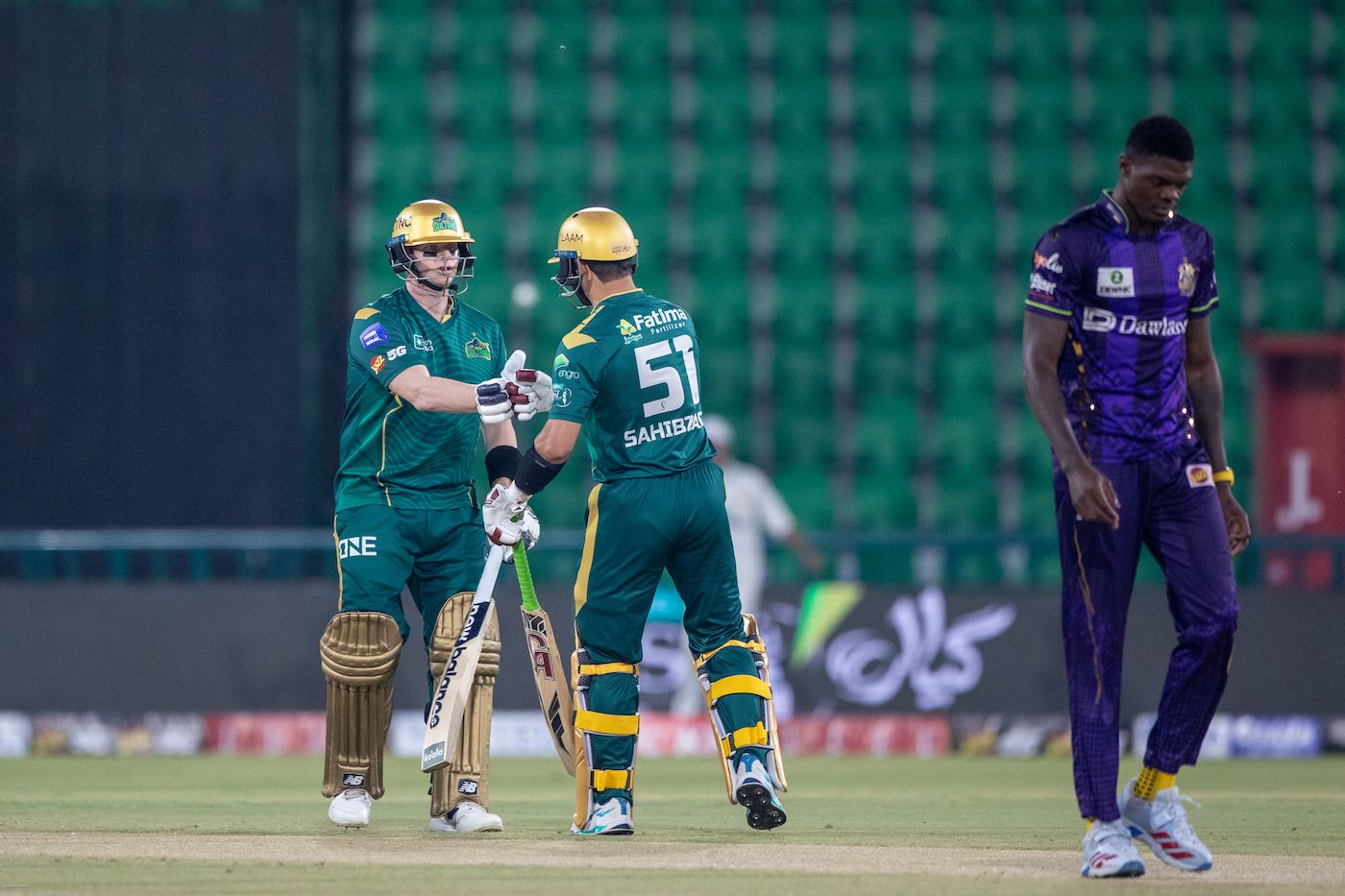 Steven Smith and Sahibzada Farhan broke the back of the chase, cricket partnership wallpaper pic