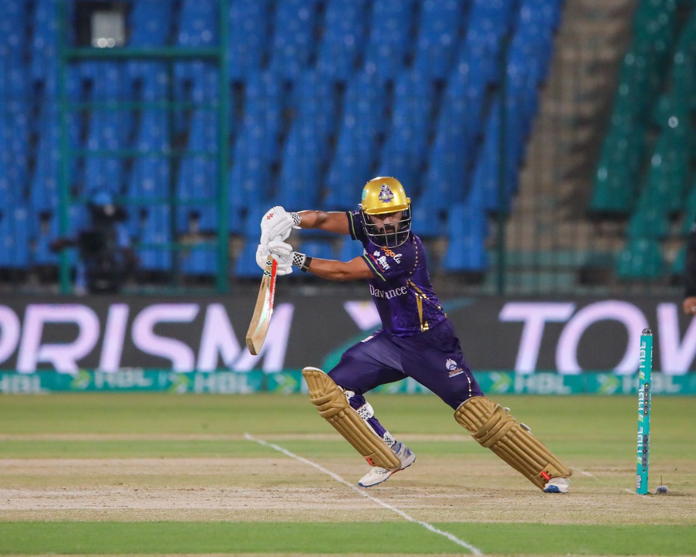 Saud Shakeel made 42 off 39 balls, batsman in action cricket wallpaper