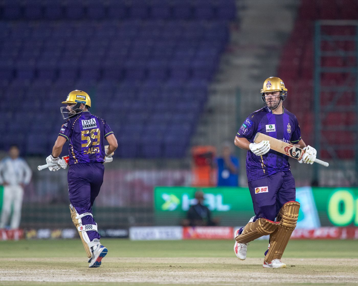 Saud Shakeel and Rilee Rossouw added 87 off 67 balls, batting partnership hd wallpaper