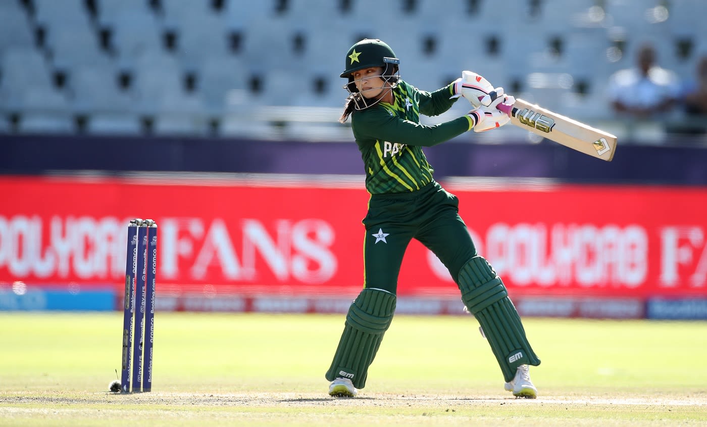 Omaima Sohail hits one through the off side