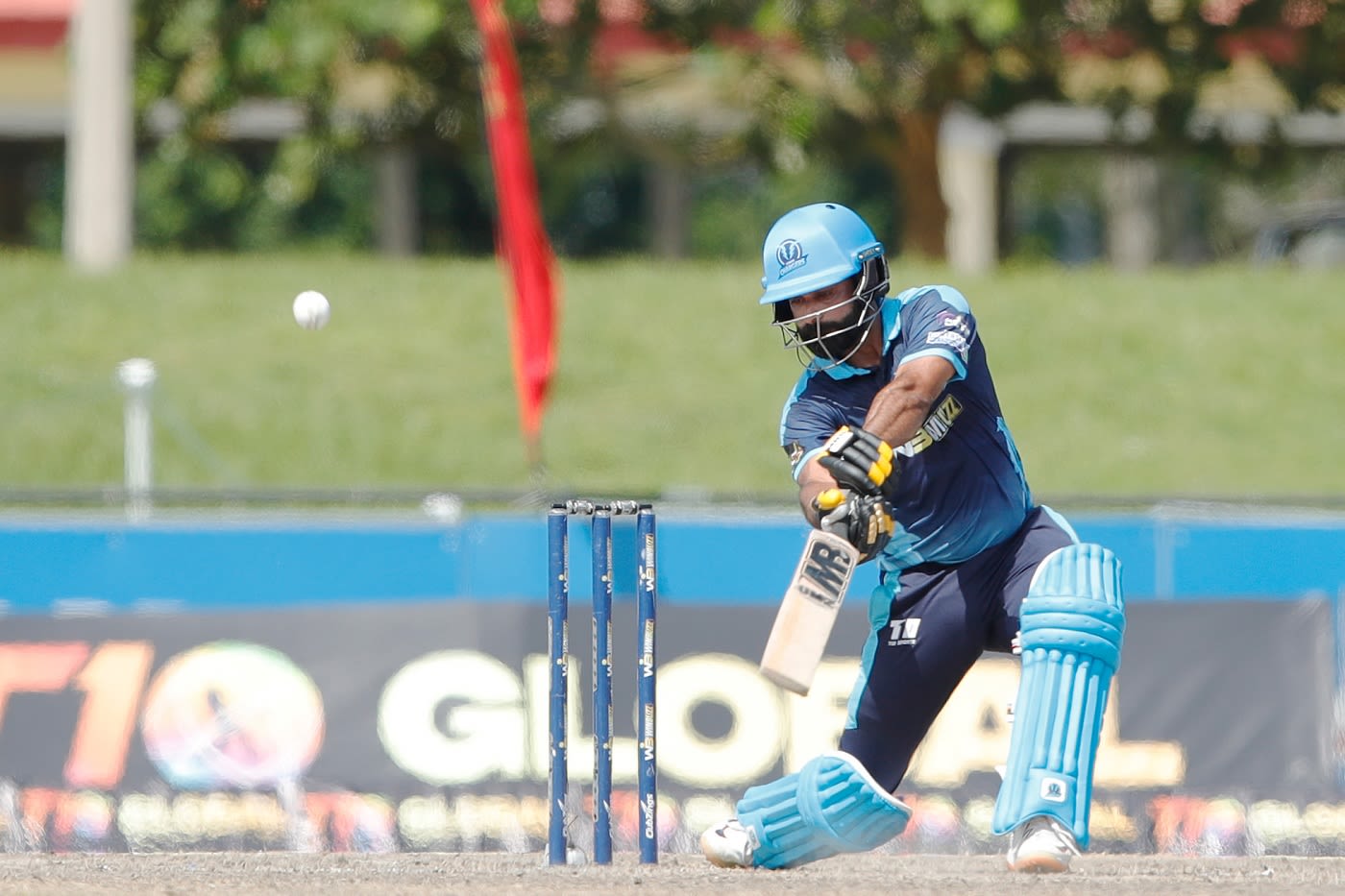 Mohammad Hafeez smashed an unbeaten 68 off 24 balls