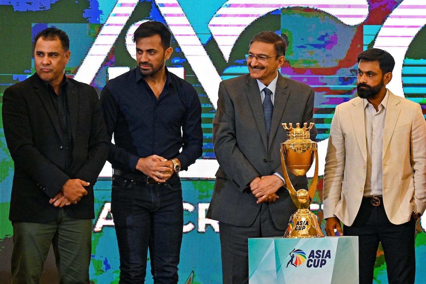 [L to R] Waqar Younis, Wahab Riaz, Zaka Ashraf and Mohammad Hafeez at the unveiling of the 2023 Asia Cup trophy