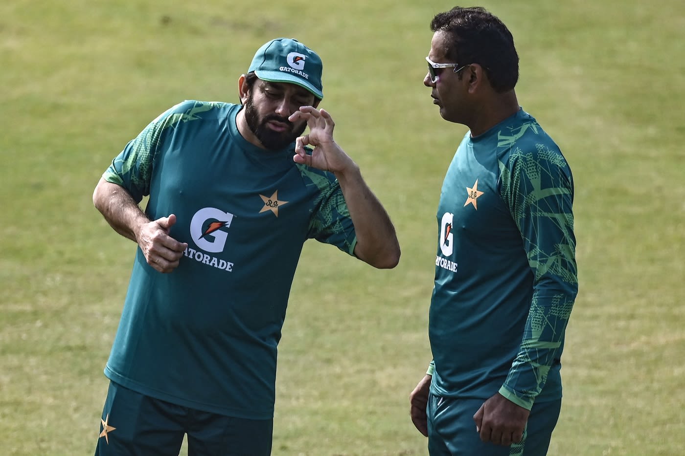 Saeed Ajmal coaches Noman Ali