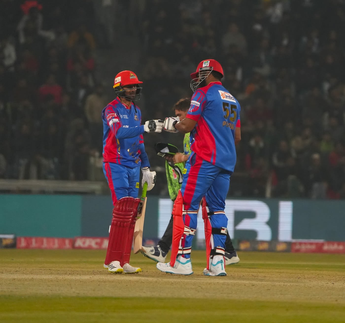 Kieron Pollard and Shoaib Malik's 95-run stand helped revive Karachi Kings after a collapse