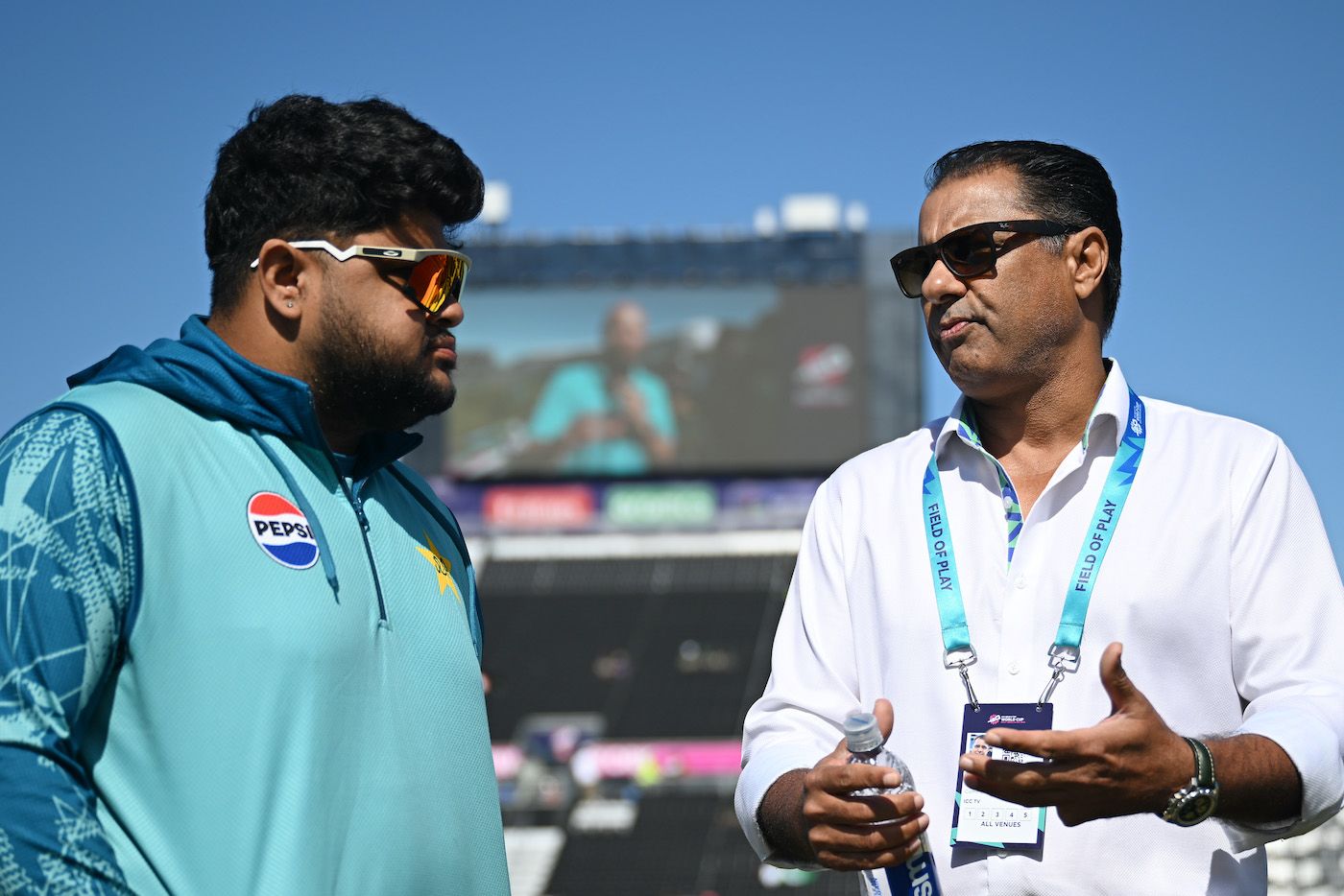 Azam Khan and Waqar Younis have a chat