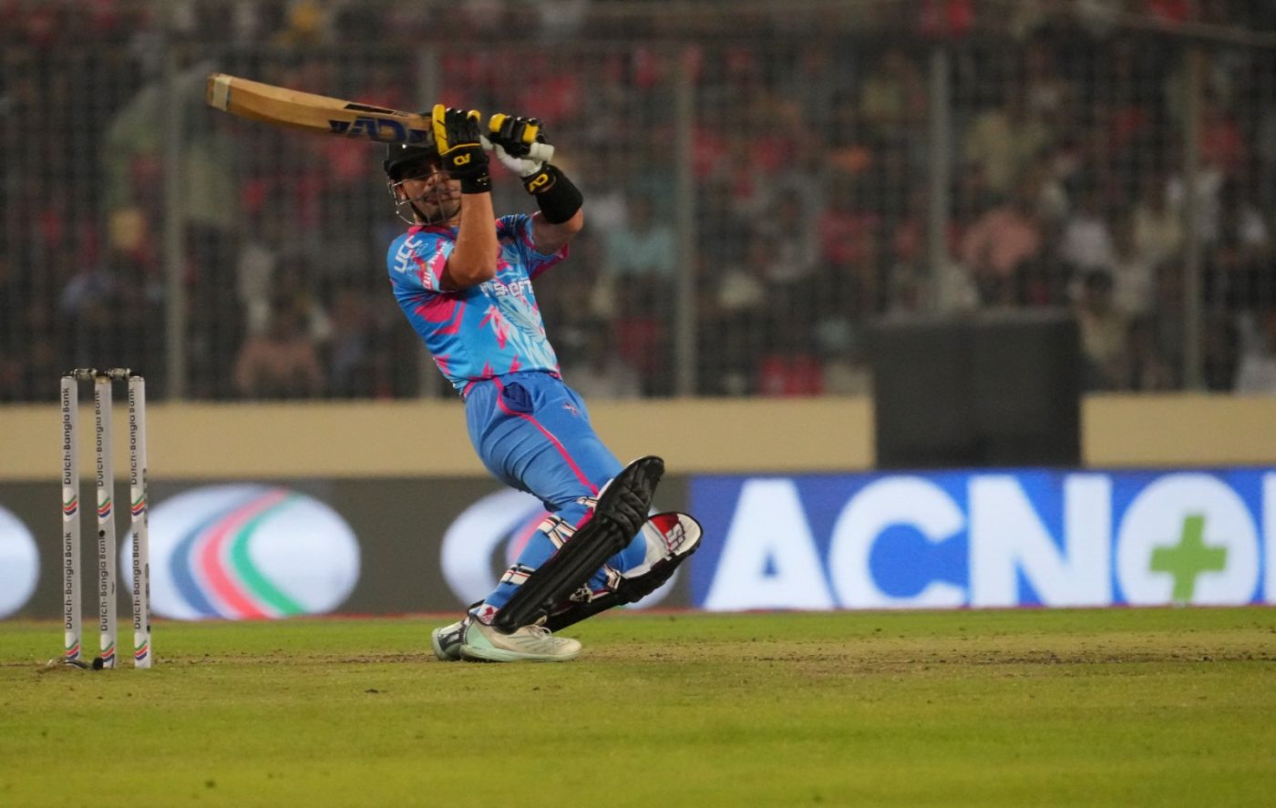 Khawaja Nafay helped set Chittagong Kings on their way with 66	off 44