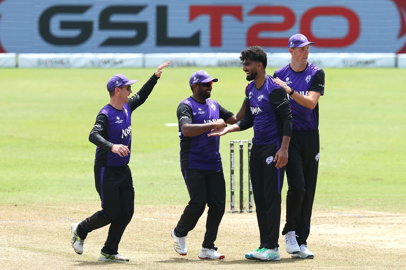 Usama Mir had figures of 4-0-15-3 for Hobart Hurricanes