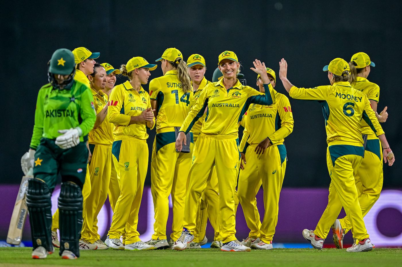 Ashleigh Gardner got Sidra Amin, the only top-six batter who got into double figures