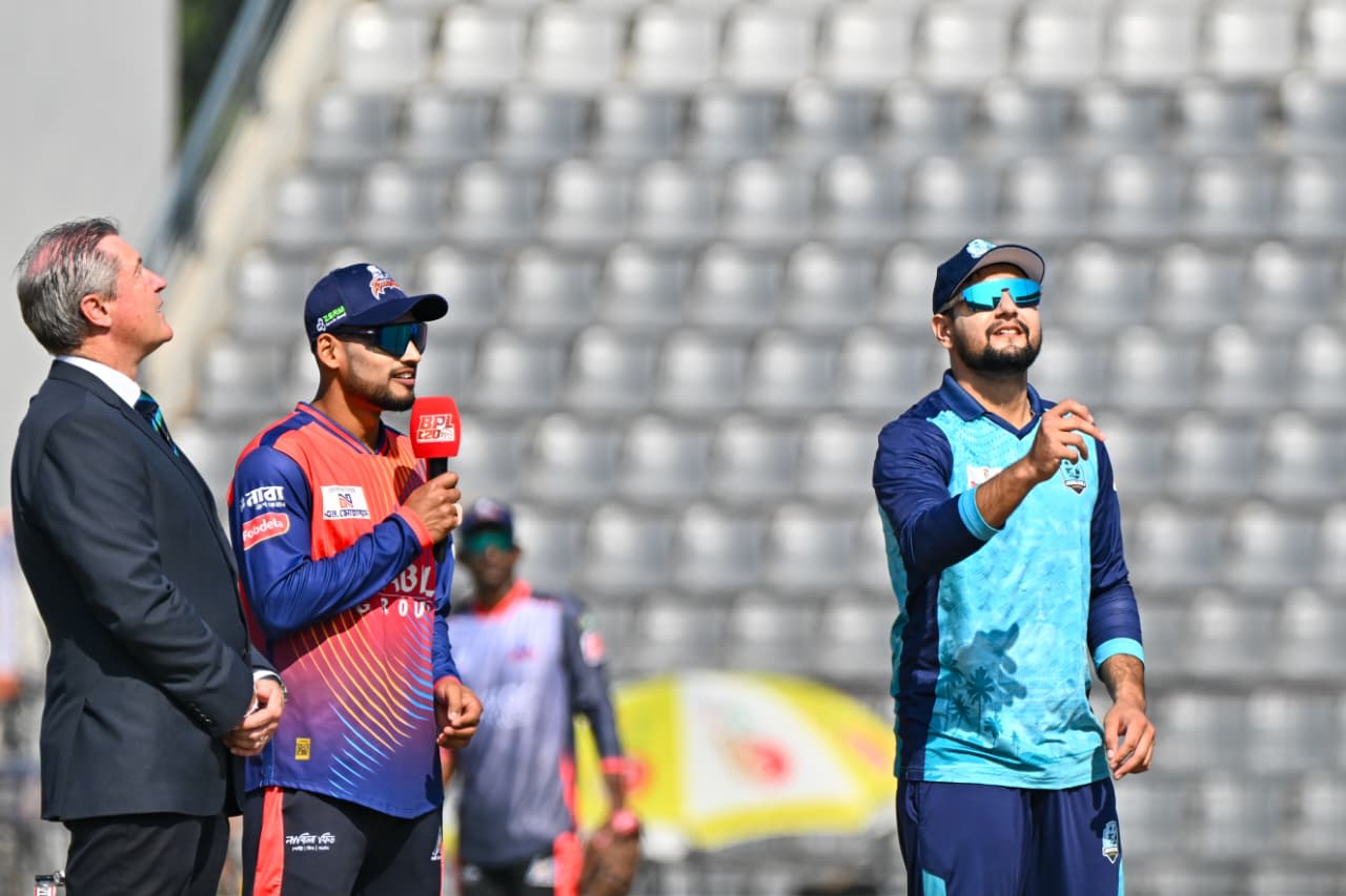 Haider Ali and Najmul Hossain Shanto at the toss