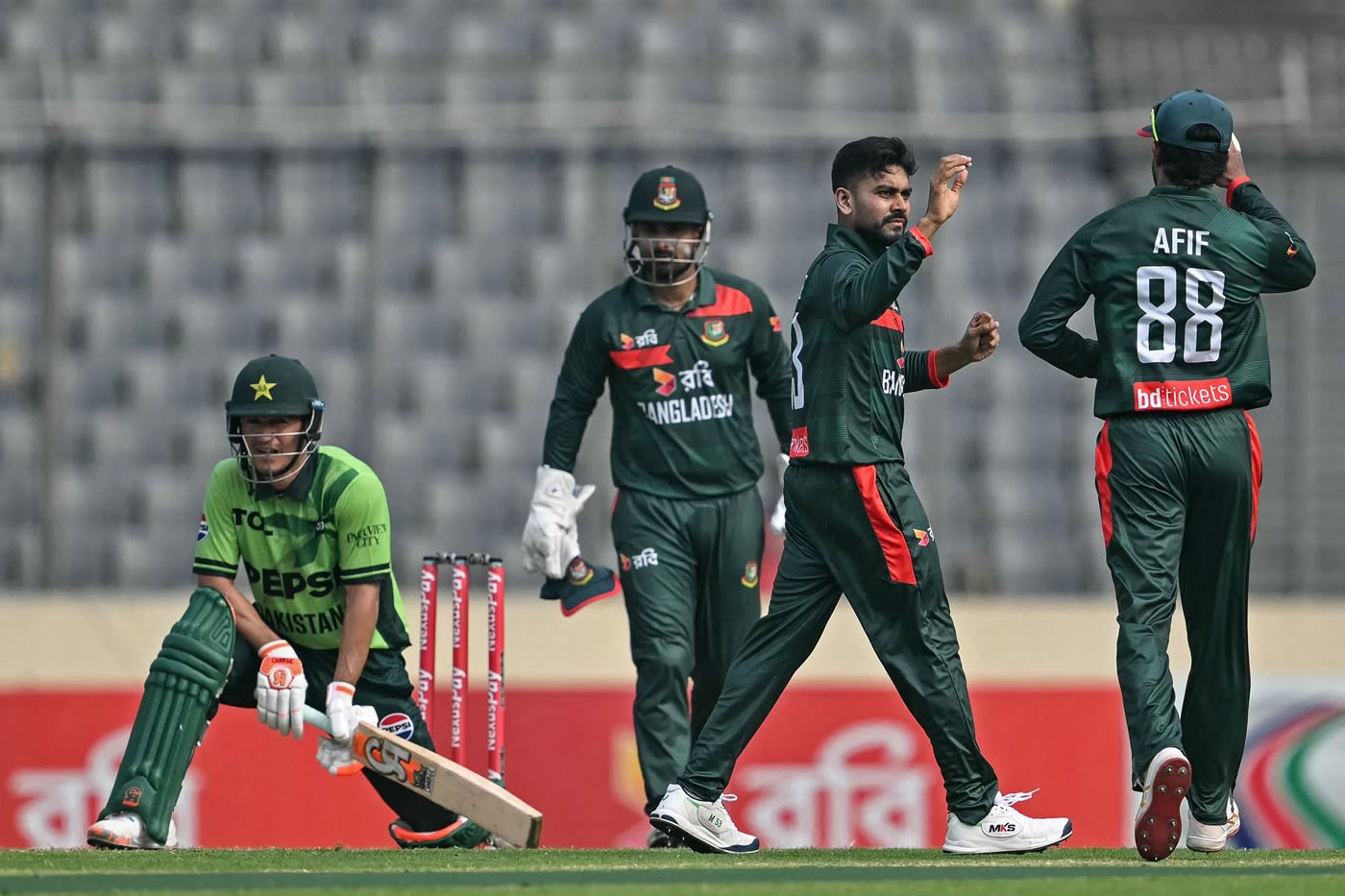 Mehidy Hasan Miraz dismisses Maaz Sadaqat